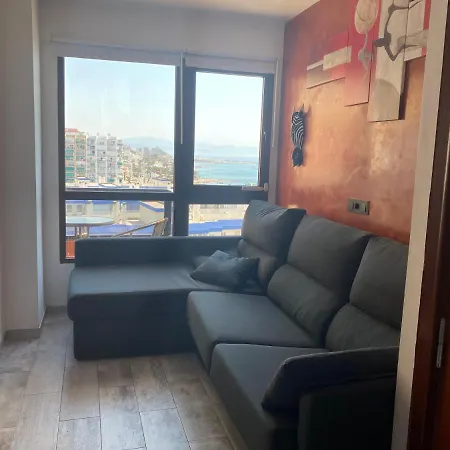 Apartamento Moderno En Primera Línea De Playa.
