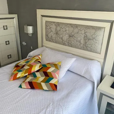 Moderno En Primera Línea De Playa. Apartamento *
