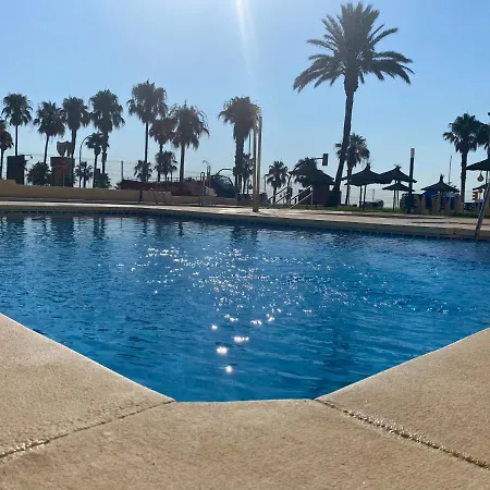 Moderno En Primera Línea De Playa. *